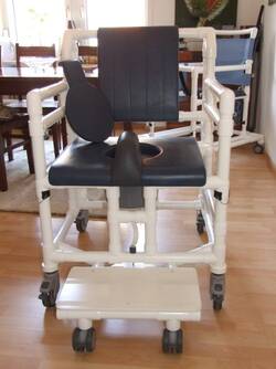 XXXL Dusch-Toilettenstuhl Sitzbreite 56 cm bis 60 cm, bis 200 kg